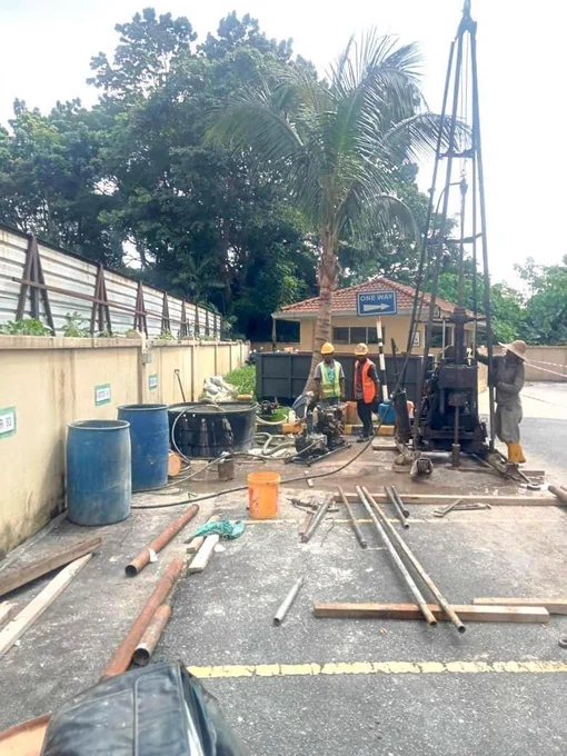 🚧 Borehole - soil investigation for defect appraisal. 👷🏽‍♂️👷🏽‍♂️📋🔎

#IPMProfessionalServices #EngineeringConsultant #SoilInvestigation #DefectInspection #SoilCondition #DefectAssessment #BuildingInspection #ProfessionalEngineering #EngineeringAnalysis #SettlementProblem 

*****************************
💻 Website: https://ipm.my/
📩 Email: admin@ipm.my
☎ Call: 03-8066 7631 (Selangor/ Kuala Lumpur)
☎ Call: 07-355 5631 (Johor Bahru)
🔗 Facebook: https://www.facebook.com/IPMProfessionalServices/
🔗 LinkedIn: https://www.linkedin.com/company/ipm-professional-services/