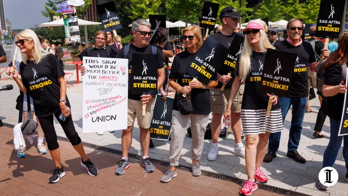 SAG-AFTRA members and supporters gathered together in LOVE Park.