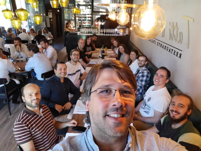 Tiago with the group having lunch
