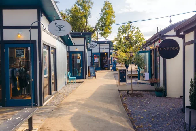 https://www.southernliving.com/where-to-shop-in-nashville-7558262?utm_source=instagram.com&utm_medium=social&utm_campaign=southernliving&utm_content=igstory&fbclid=PAAaY9A2vql6xcDJsnlj4wlAaLgRuL4JKdgHJgo226fG6uP3W4WMwrLTyp37Y_aem_ASzcewFx_cSG7wwoRe4Q8T6AcGtj_5qtN8EWXe5-liUUADYdjAadoqBWMfKR-zoxgCI