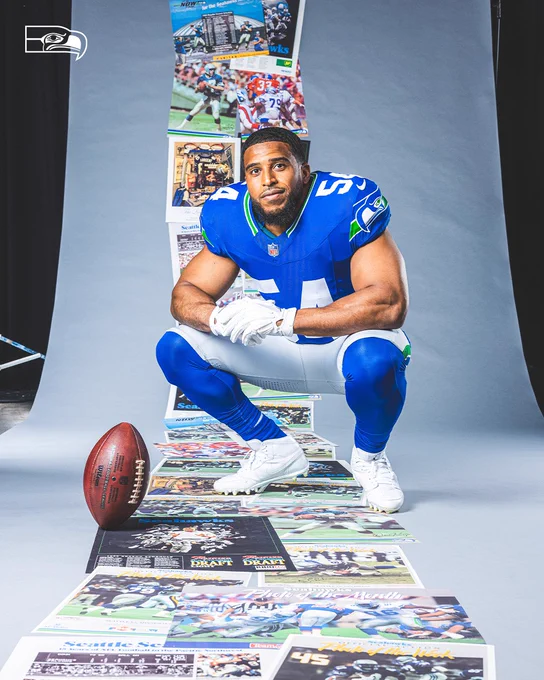Bobby Wagner looking great in the Throwback uniform.