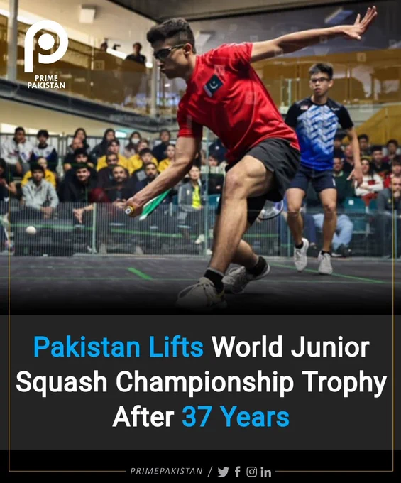 He defeated Egypt's Mohamed Zakaria in a tense and thrilling final match, emerging victorious with a 3-1 scoreline (10-12, 14-12, 11-3, 11-6). 

This victory marked a historic moment for Pakistan, as it was their first World Junior Squash title in nearly four decades, since Jansher Khan's win in 1986. The final clash between Hamza and Zakaria was an intense spectacle, with the first two games ending in tiebreakers. 

Despite initially trailing in the second game, Hamza displayed resilience, leveling the match with a 14-12 win. The following two games showcased Hamza's dominance on the court, as he secured convincing wins, clinching the championship with a final 3-1 triumph. 

Hamza's exceptional performance and victory in the semi-finals against Melvil Scianimanico demonstrated his tenacity and skill, promising a bright future for Pakistan's squash on the global stage.Hamza Khan's remarkable achievement has brought immense pride and joy to Pakistan, celebrating a much-awaited success i