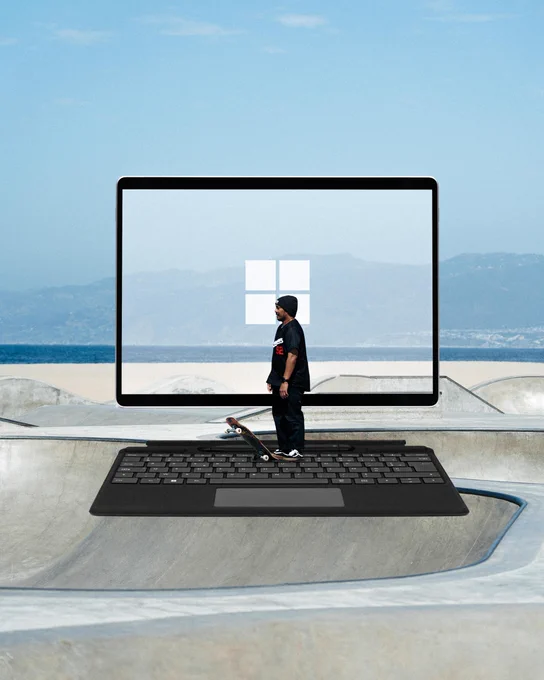 ordinateur surface pro sur fond place los angeles
