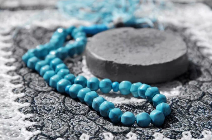 Dotł’izhi : western Apache term for turquoise, the stone, which represents a woman’s strength, beauty and worth.

Credits: article by Simone Garza @ corridorbusiness.com and photo (author: Hasan Almasi) @ Unsplash