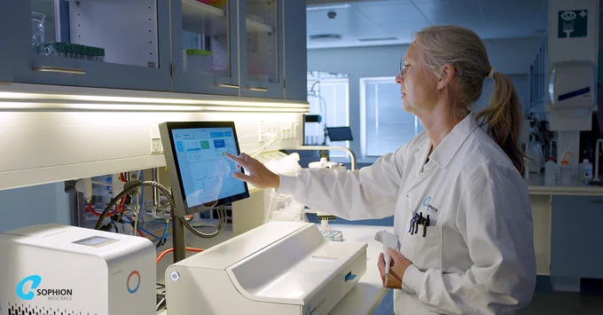 Take advantage of the unique adaptive current clamp on QPatch Compact - Sophion