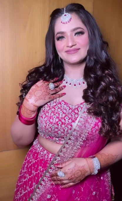 Painting dreams with shades of love and beauty 😍✨ 

MUA : @rajnisirswal  

Looking for reputed makeup artists for your big day? Sign up here for free makeup consultation and trials - https://makeup.olready.in/consult-makeup-pro
Call 8699889901 to register as a makeup artist

#weddings #instagram #trending #weddingseason #weddingday #makeup #reeltoreel #reelvideo #reelitfeelit❤❤ #reelsviral #olready #olreadydotin #yoursmartbeautyclub