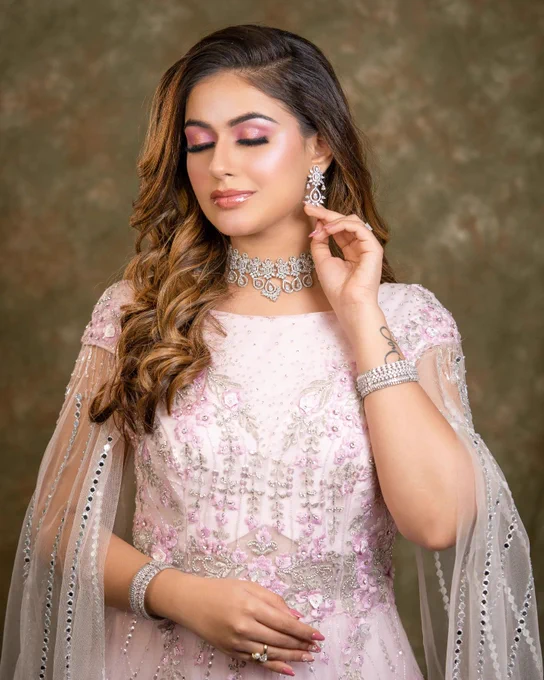 Creating a masterpiece, one smile at a time 🌸 

MUA : @twaritaartistry  

Looking for reputed makeup artists for your big day? Sign up here for free makeup consultation and trials - https://makeup.olready.in/consult-makeup-pro
Call 8699889901 to register as a makeup artist

#makeup #makeuplook #makeuptips #makeuptutorial #bride #bridalmakeup #olready #olreadydotin #yoursmartbeautyclub