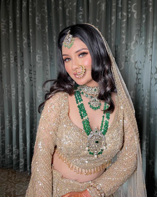 From blushing bride to breathtaking beauty 😍❤ 

MUA : @makeupbyshivanipaliwal  

Looking for reputed makeup artists for your big day? Sign up here for free makeup consultation and trials - https://makeup.olready.in/consult-makeup-pro
Call 8699889901 to register as a makeup artist

#bride #bridesofindia #bridesofinstagram #bridetobe #makeup #makeuplook #yoursmartbeautyclub #olready #olreadydotin