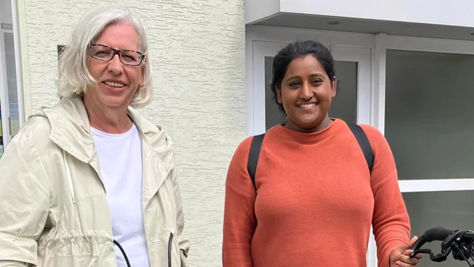Mitglieder von Vorstand und Fraktion der Grünen Leverkusen bei der Bürger Sprechstunde in Leverkusen Lützenkirchen.