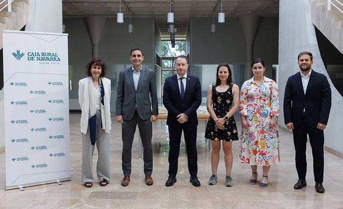 Asistentes al acto de firma.