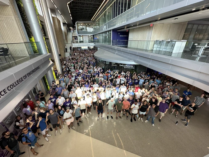 A large group of incoming students gathered for New Student Orientation in Engineering Hall.