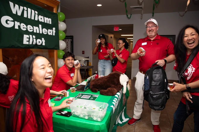Dedicated students and members of university leadership are helping students feel at home during move-in weekend. 