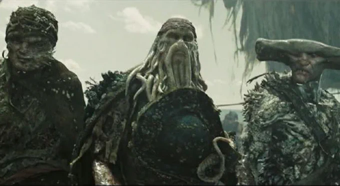 Trois hommes poissons de l'équipage de Davy Jones, dans Pirate des Caraïbes.

'Du pur génie !' -Télérama

'A serions candidate for the joke of the year' -NY Times

'Et bel homme avec ça' -Têtu