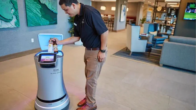 Hotel Tech-in: The robot butlers taking over hotel deliveries