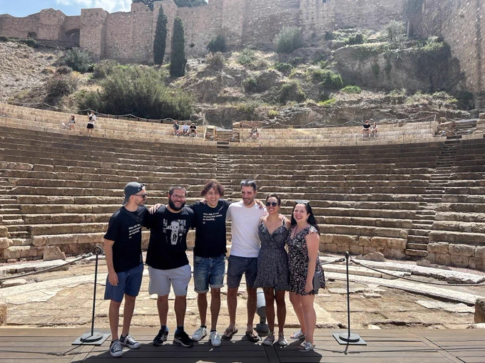 Foto de equipo de hace un par de semanas de visita en Málaga. Ronny, Isma, Rafa, Javi, Núria, Clau