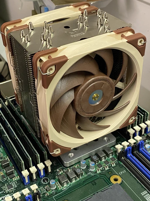 Noctua NH-U12A mounted directly