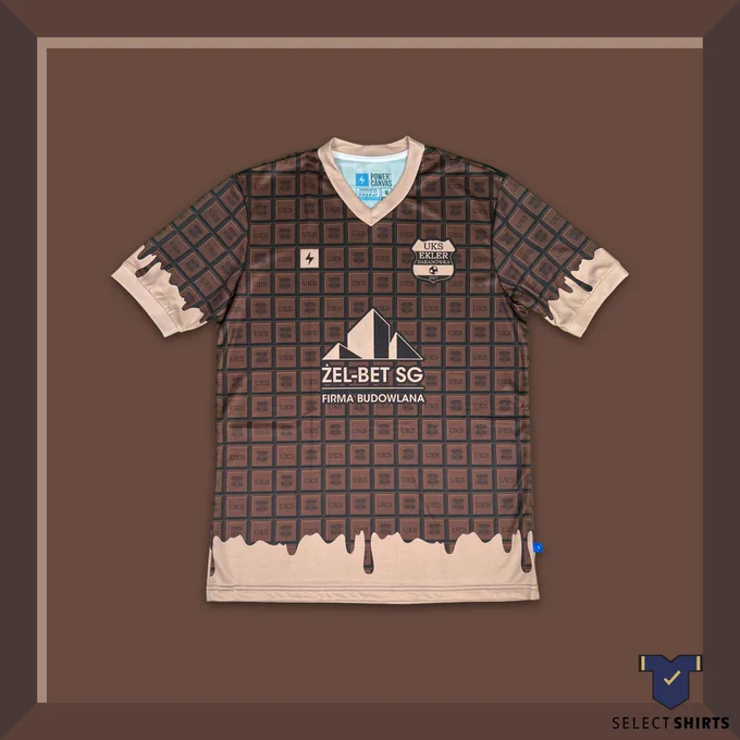 A dessert inspired pattern, with squares similar to a chocolate bar. At the bottom of the shirt & on the sleeves, the chocolate melts & drips onto a cream colour.