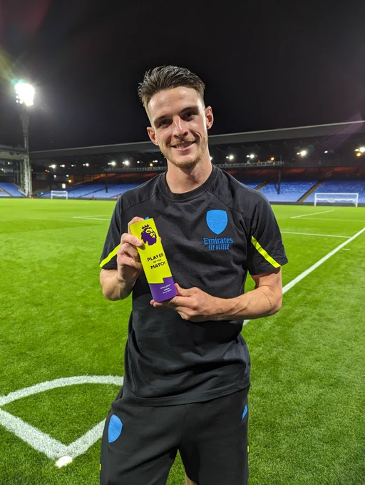 Declan Rice holds the official Premier League POTM trophy after today's game with Crystal Palace.