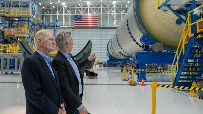 NASA Administrator Bill Nelson tours Blue Origin. 