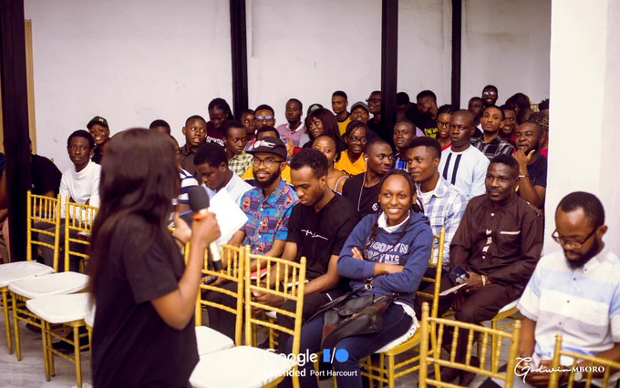 Our amiable host engaging our attendees with some Icebreakers