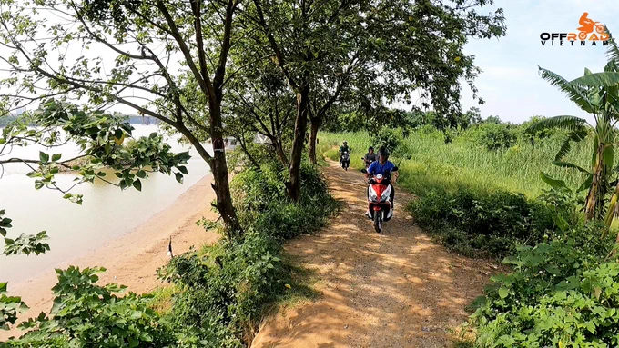 Riding an automatic scooter off-road turns out to be a perfect way to avoid Hanoi's busy traffic. 💯
vietnam, motorbike, motorcycle, motocross, scooter, touring, tours, journey, voyage, adventures, rides, trips, holidays, vacation, travel, holiday, trip, ride, adventure, hire, rental, offroad, fun rides, motorbiking, motorcycling, dirtbike, dual enduro, honda, XR150L, CRF150L, CRF250L, CRF300L, XR250, guided, self guided, offroad vietnam, vietnam offroad, less ridden, quiet corners, vietnam motorbike tours, motorbike tours vietnam, vietnam by motorbike, vietnam motorcycle tours, motorcycle tours vietnam, vietnam by motorcycle, vietnam dirtbike tours, dirtbike tours vietnam, vietnam by dirtbike, roof tracks, reliable bike, village track, untouched places, backroad, rough ride, amazing dirt track, off the beaten track, off the tourist trails, away from tourist path, not for the faint of heart, spirit of riding, distant lands, automatic scooters, for beginners, different experience