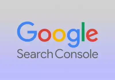 کنسول جستجوی گوگل که قبلاً با نام Google Webmaster Tools شناخته می شد، یک سرویس رایگان ارائه شده توسط گوگل است که به صاحبان وب سایت امکان نظارت، مدیریت و بهینه سازی حضور سایت خود در نتایج جستجوی گوگل را می دهد. طیف وسیعی از ابزارها و گزارش ها را ارائه میکند که بینش های ارزشمندی را در مورد نحوه درک و تعامل موتور جستجوی Google با وبسایت شما ارائه میکند.