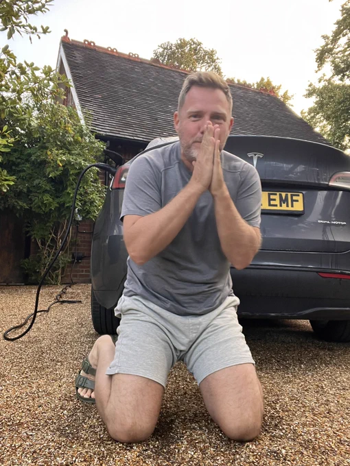 Hey @elonmusk I will give
£100,000 to a charity of your choice for the bird.

Please set her free.

We will make her a symbol of free help at @helpbnk to prepare for Al and give people purpose.

#freethebird #freeforall