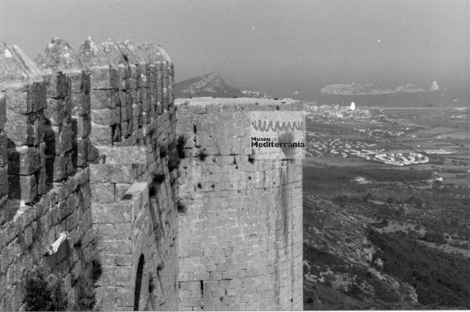 El Museu de la Mediterrània de Torroella de Montgrí i el Parc Natural del Montgrí, les Illes Medes i el Baix Ter convoquen bianualment els Premis de Recerca Joan Torró i Cabratosa amb l’objectiu d’afavorir la recerca al territori del massís del Montgrí, les illes Medes i la plana del Baix Ter. El setembre del 2023 s'ha convocat la XIV edició d'aquests premis de recerca.