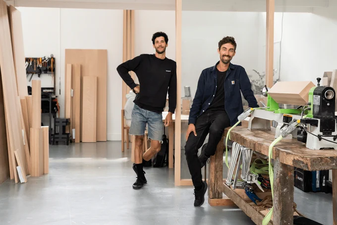 Les fondateurs de Formel studio dans leur atelier.