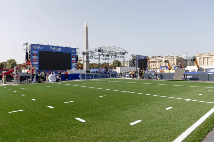Le terrain de rugby du village.