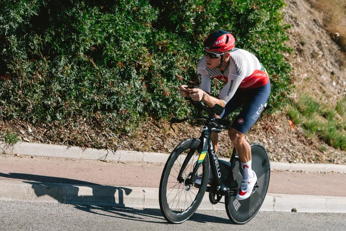 Cameron Wurf riding his Pinarello Bolide TR triathlon bike in Nice