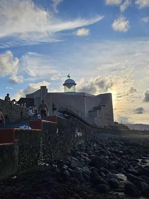 Auditorio Alfredo Kraus visto desde la Playa de Las Canteras. 19:20 GMT