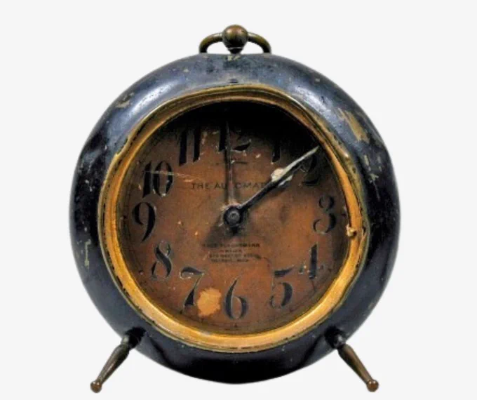 Once upon a time, we did not wake up to the sound of our smartphones ringing! 📱

Check out this wind-up alarm clock from 1908.  