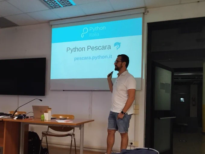 Paolo introduce Python Pescara