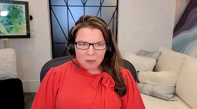 The image shows Stacy Francis of Francis Financial speaking during SABEW's webinar, "How College Students Can Set Up Their First Budget."