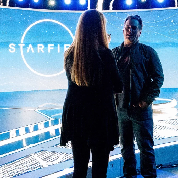 Phil Spencer on a virtual Starfield set