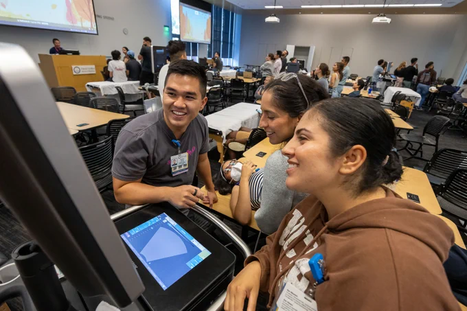 ﻿Medical students learn about point-of-care ultrasound