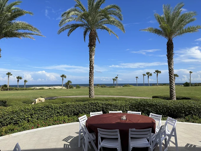 The view during a break 🌊 🌴