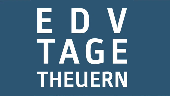 Wortlogo EDV TAGE THEUERN in weißer Schrift auf graublauen Grund.