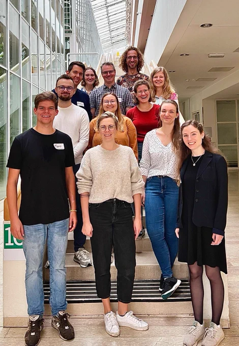 Begeisterte Teilnehmer:innen beim Postdoktorand:innen-Workshop 2023 der Fachgruppe Differentielle Psychologie, Persönlichkeitspsychologie und Psychologische Diagnostik in Salzburg.
