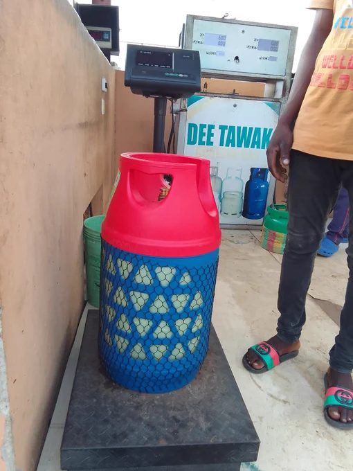 WHY COMPOSITE FIBRE GAS CYLINDERS?

1. Composite Fibre cylinders are lighter in weight, less than half of their steel counterparts, allowing users easier handling, carriage, and transportation.

12kg - N65k

Call/WhatsApp  2348123420004