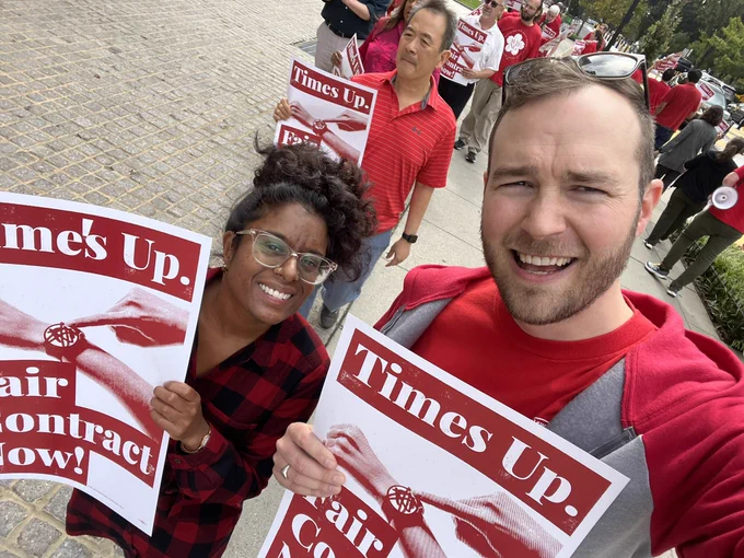 Photo of workers at the AFL-CIO demanding a fair contract outside the AFL-CIO