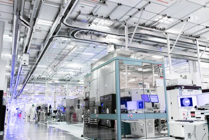 Intel Ireland's Fab 34 clean room.