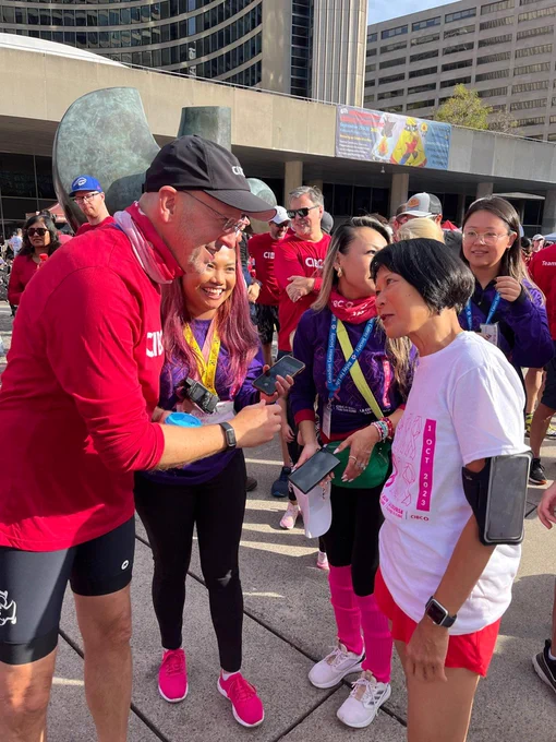 Mayor Olivia Chow chatting with race participants.
