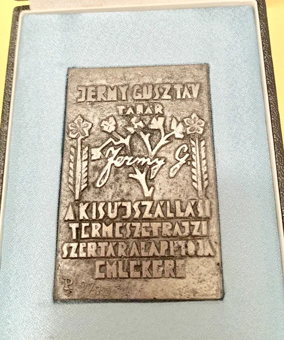 Katalin Karikó's first science medal that she won on Feb 7, 1973, at an open biology exam in her high school in Kisújszállás, Hungary.

Image source: Karikó's Twitter/X account.
