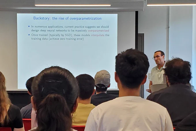 Ryan Tibshirani giving a talk at The University Chicago, Department of Statistics, in front of a packed room