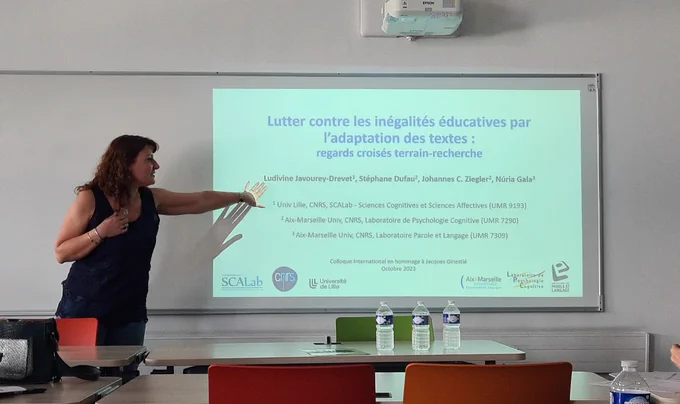 Ludivine JAVOUREY-DREVET, Stéphane DUFAU, Johannes ZIEGLER, Núria GALA sur « Lutter contre les inégalités éducatives par l’adaptation des textes : regards croisés terrain-recherche » lié au projet Hibou Ampiric, en recherche partenariale du Créativlab.