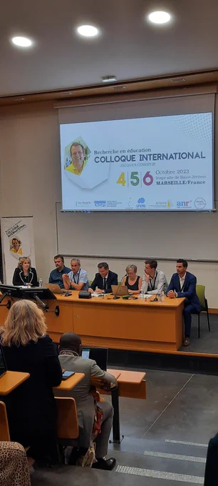Avec les intervenants : Jérôme CLERC, (Responsable du Pôle Pilote PEGASE), Nicolas VIBERT (Responsable du RTP Éducation du CNRS), Pascal TERRIEN (Directeur de SFERE-Provence), Catherine DELARUE-BRETON et Charles NICAUD (Membres du Pôle Pilote 100% IDT), Nicolas MASCRET (Responsable du Pôle Pilote Ampiric).