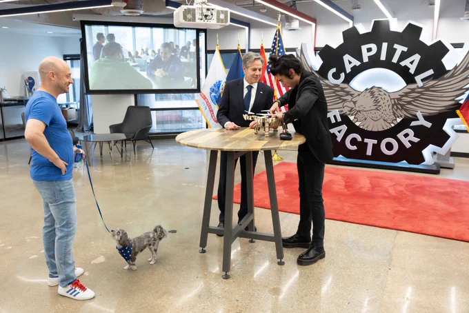 Secretary Blinken observes demonstrations at Capital Factory in Austin, Texas.
