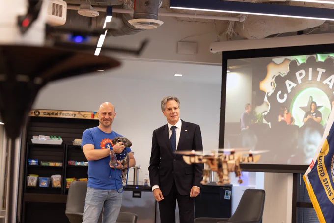 Secretary Blinken observes demonstrations at Capital Factory in Austin, Texas.